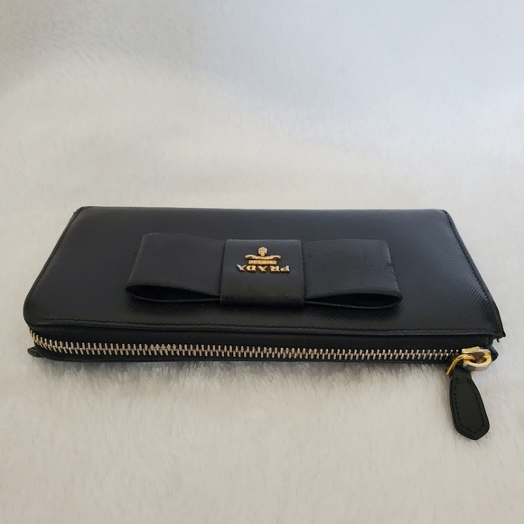 Vintage Long Black Saffiano Prada Cammeo Ribbon Zipper Wallet - Picture 4 of 11